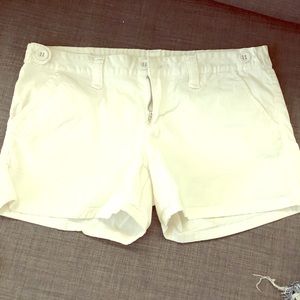 Buffalo White Shorts size 30